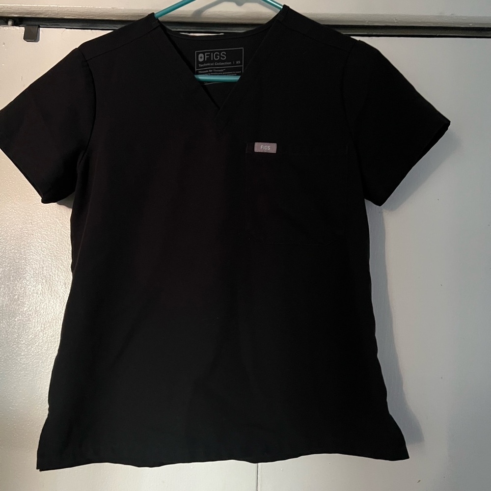 Women's Black Petite Catarina™ - One-Pocket Scrub Top